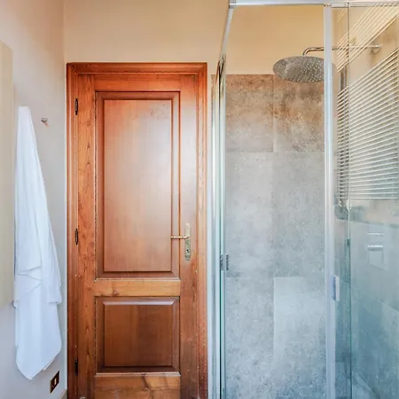 Apartment Casa Tofanelli, A Smart With Terrace Lucca